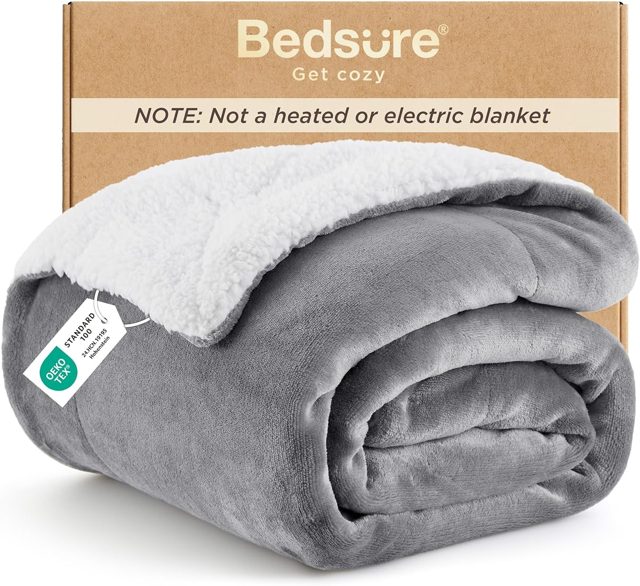 Bedsure Sherpa Fleece Throw Blanket