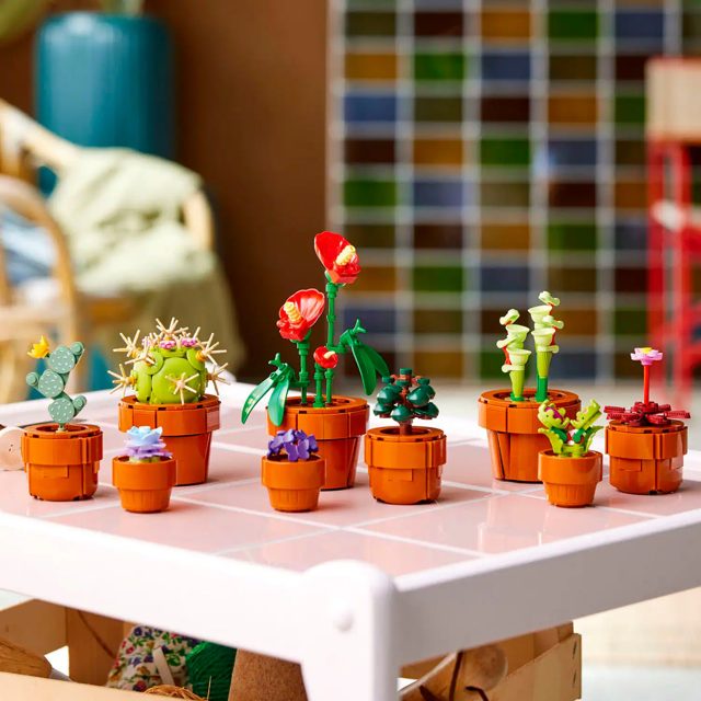 LEGO Icons Tiny Plants